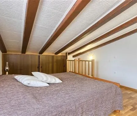 Orange Tree Apartment